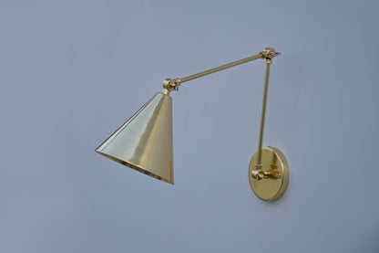 Stilnovo Style Brass Wall Lamp: Mid-Century Modern Articulated Sconce