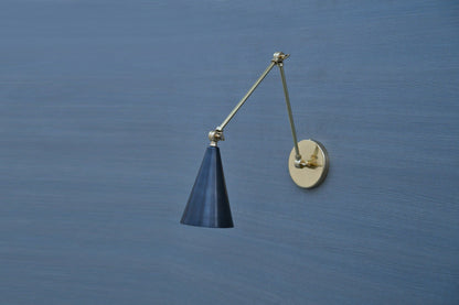 Stilnovo Style Brass Wall Lamp: Mid-Century Modern Articulated Sconce