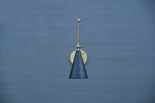 Stilnovo Style Brass Wall Lamp: Mid-Century Modern Articulated Sconce