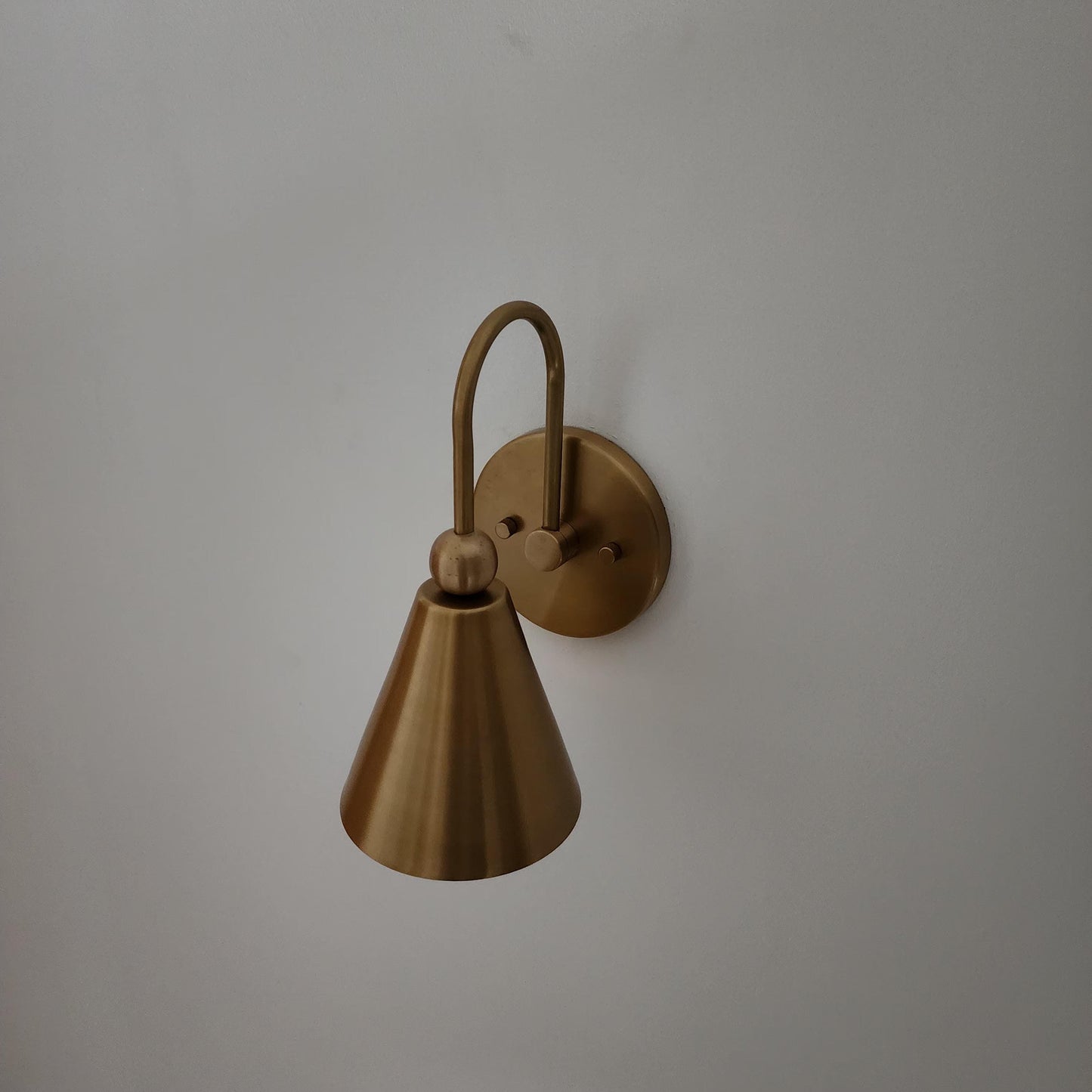 Handcrafted Brass Wall Sconce: Retro Vintage-Inspired Wall Lamp