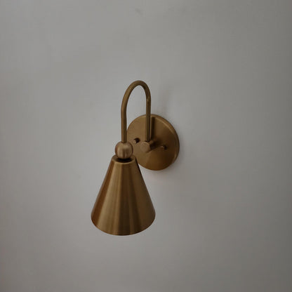 Handcrafted Brass Wall Sconce: Retro Vintage-Inspired Wall Lamp