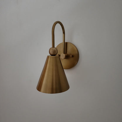 Handcrafted Brass Wall Sconce: Retro Vintage-Inspired Wall Lamp