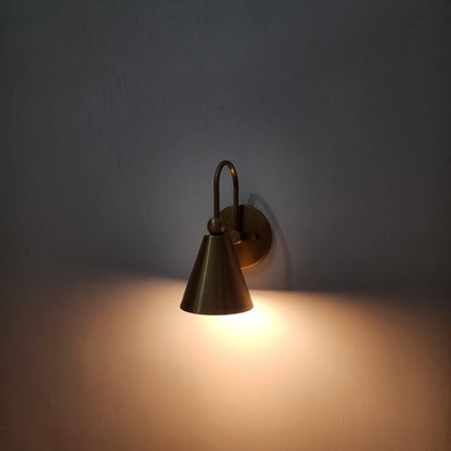 Handcrafted Brass Wall Sconce: Retro Vintage-Inspired Wall Lamp