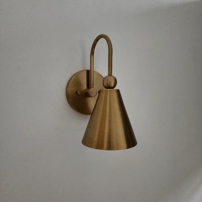 Handcrafted Brass Wall Sconce: Retro Vintage-Inspired Wall Lamp