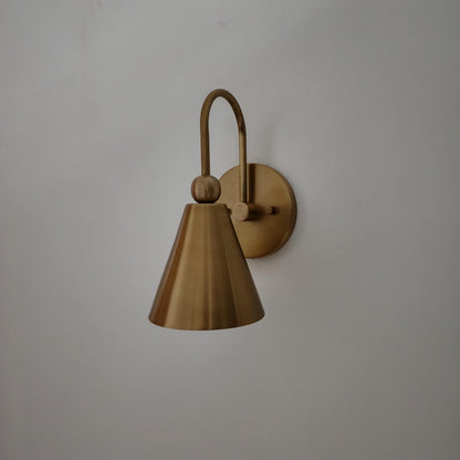 Handcrafted Brass Wall Sconce: Retro Vintage-Inspired Wall Lamp