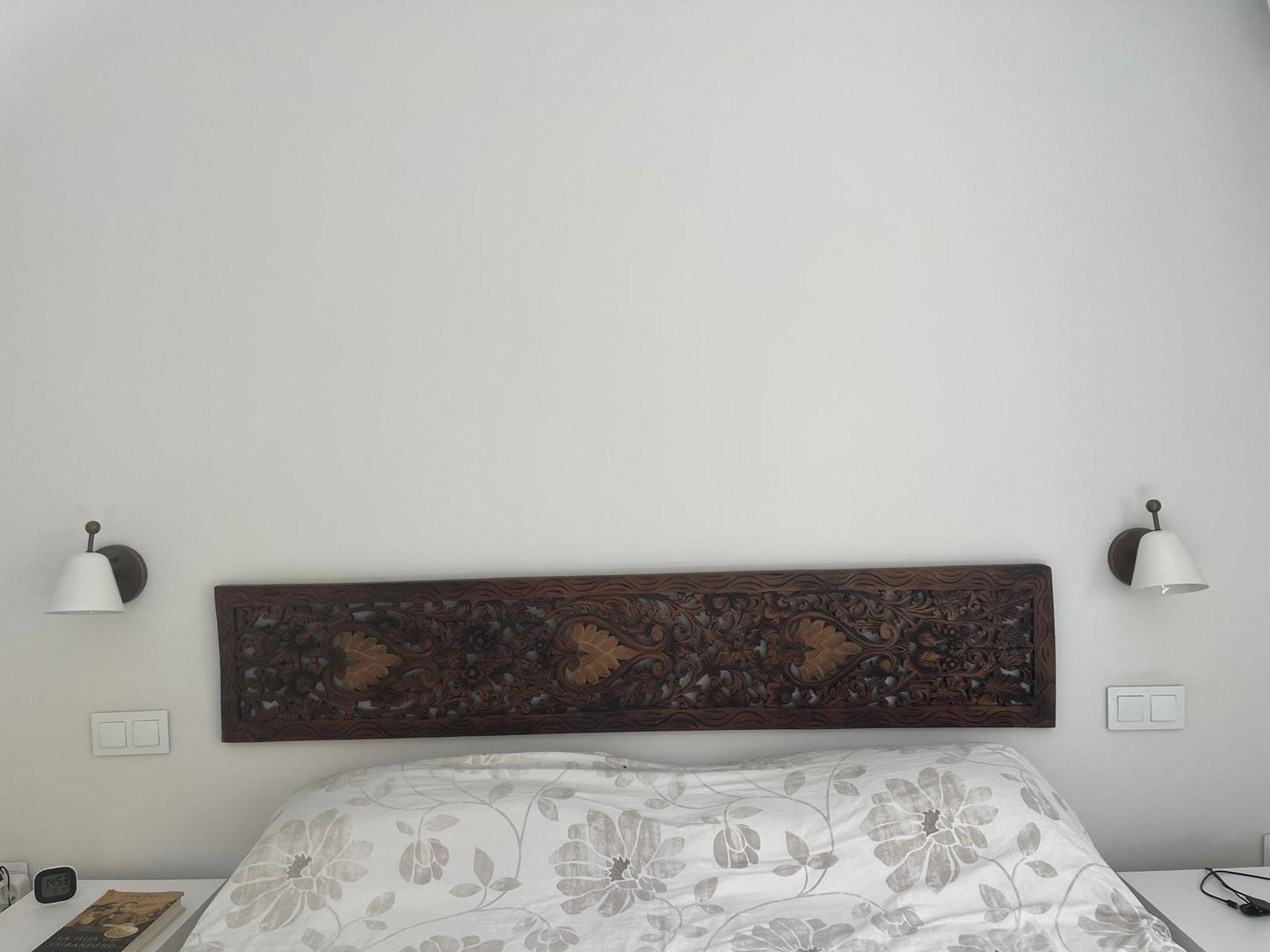 Handcrafted Ivory Brass Wall Sconce - Nordic Style Light Fixture